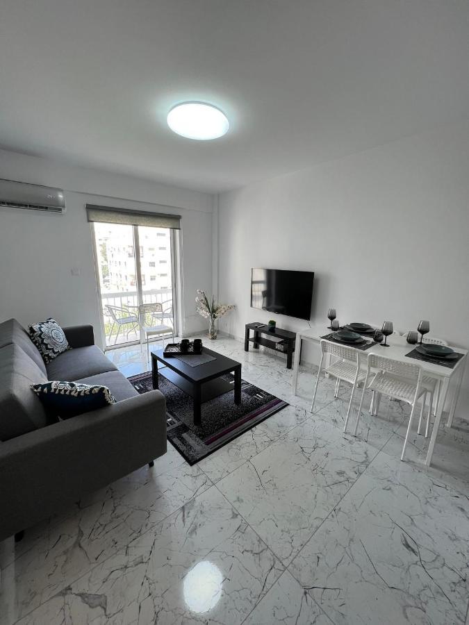 Amalia Residences Nikosia Bagian luar foto