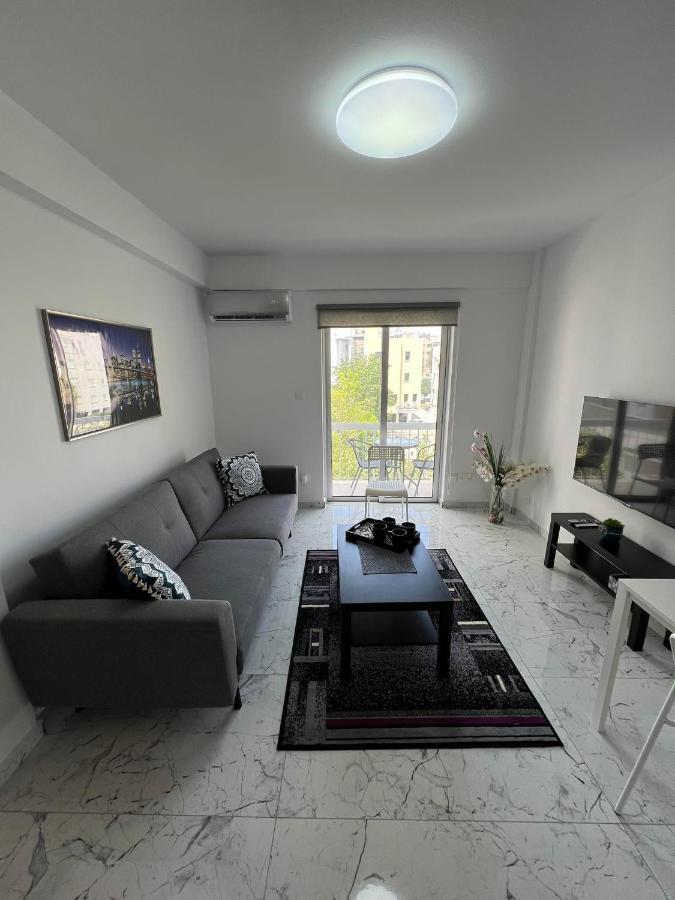 Amalia Residences Nikosia Bagian luar foto